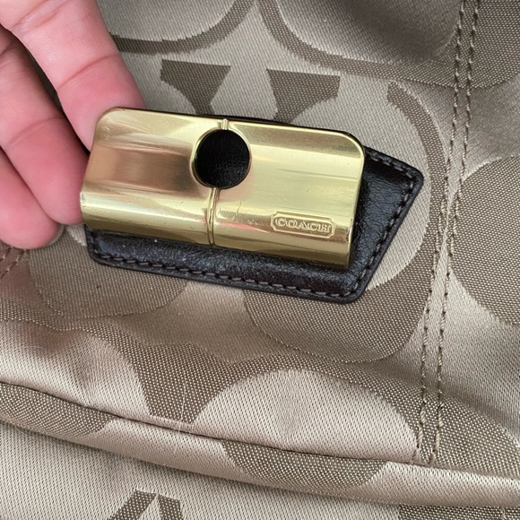 Coach authentic handbag - Picture 4 of 8